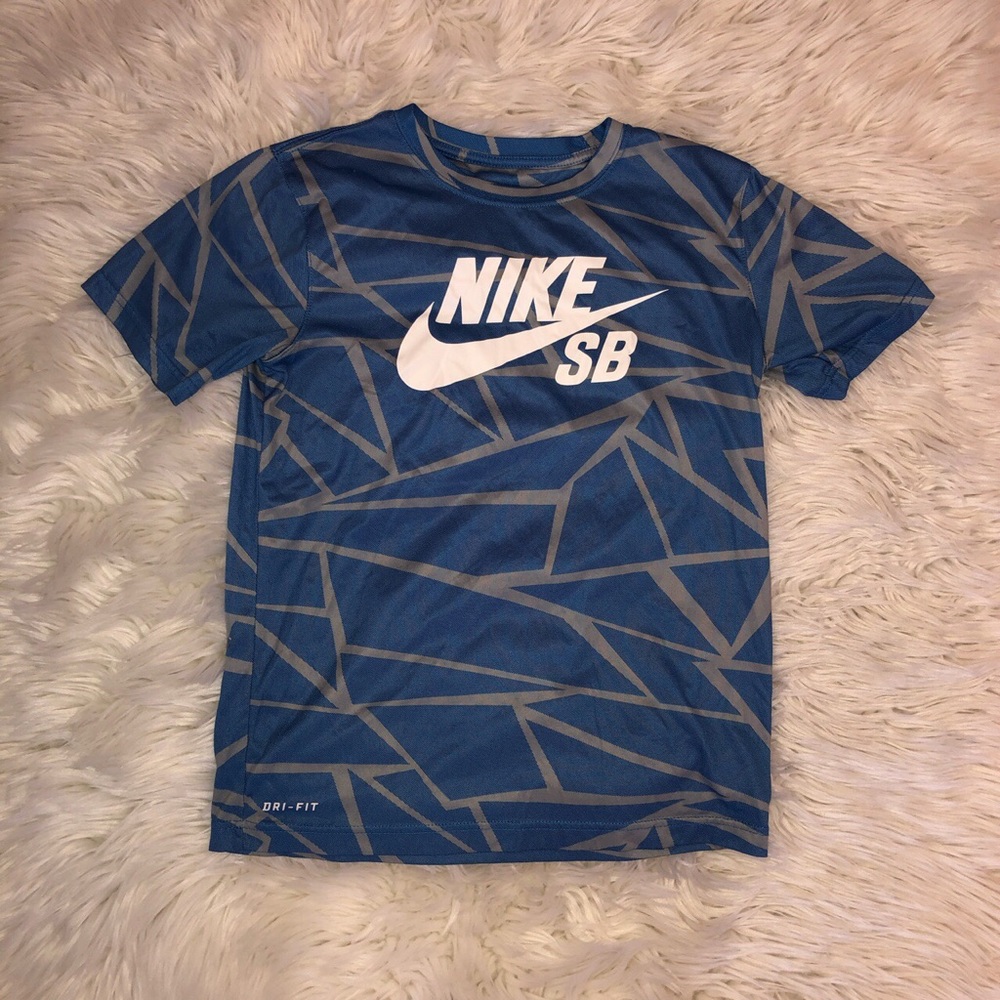 Nike dri-fit shirt✔️